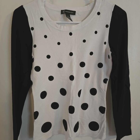White and Black polka dot sweater - Picture 1 of 3